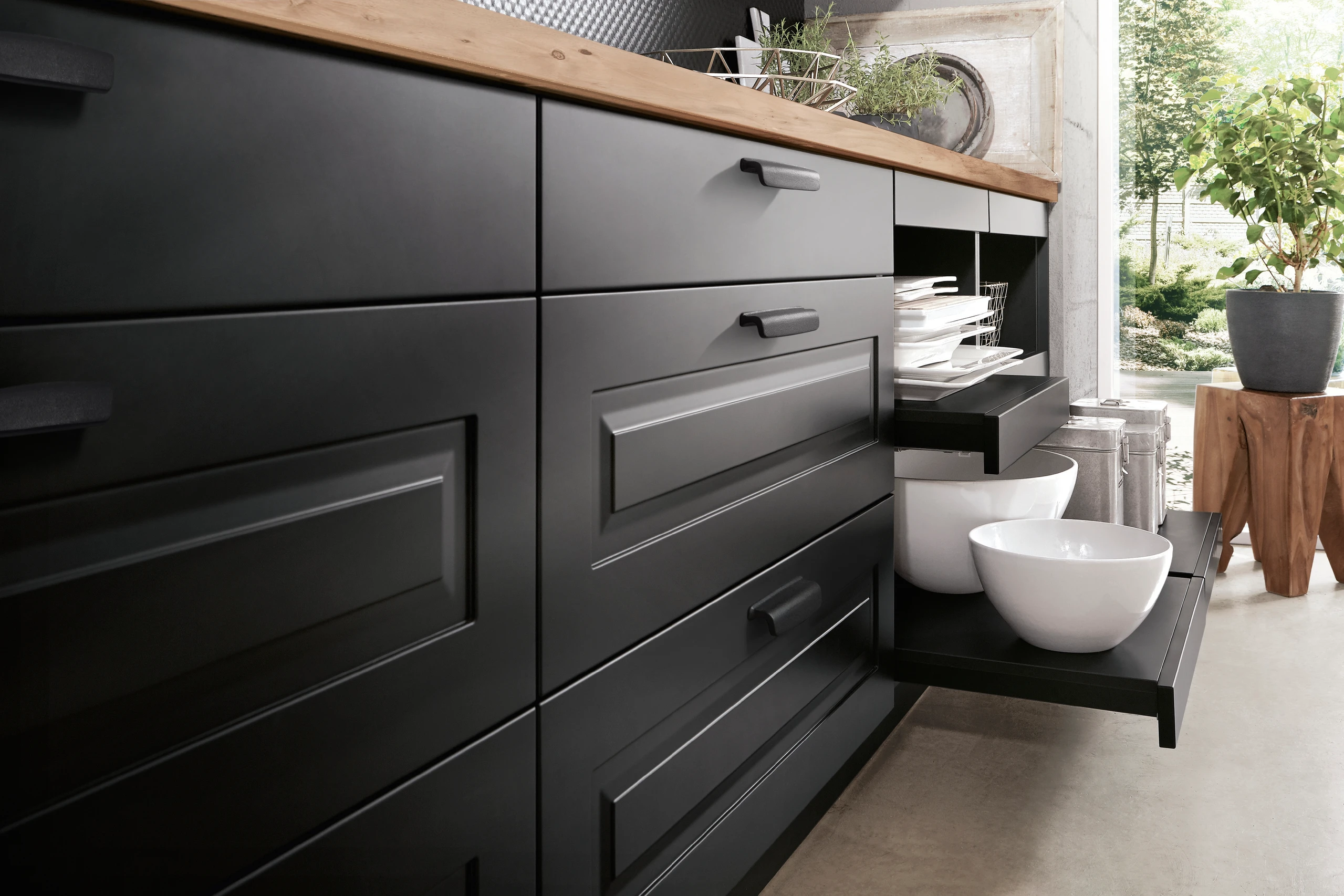 Contemporary Tempo kitchen with elegant proportions